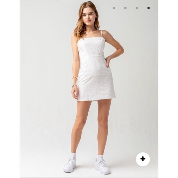 NWT Sky and sparrow eyelet open back slip dress - Picture 3 of 6